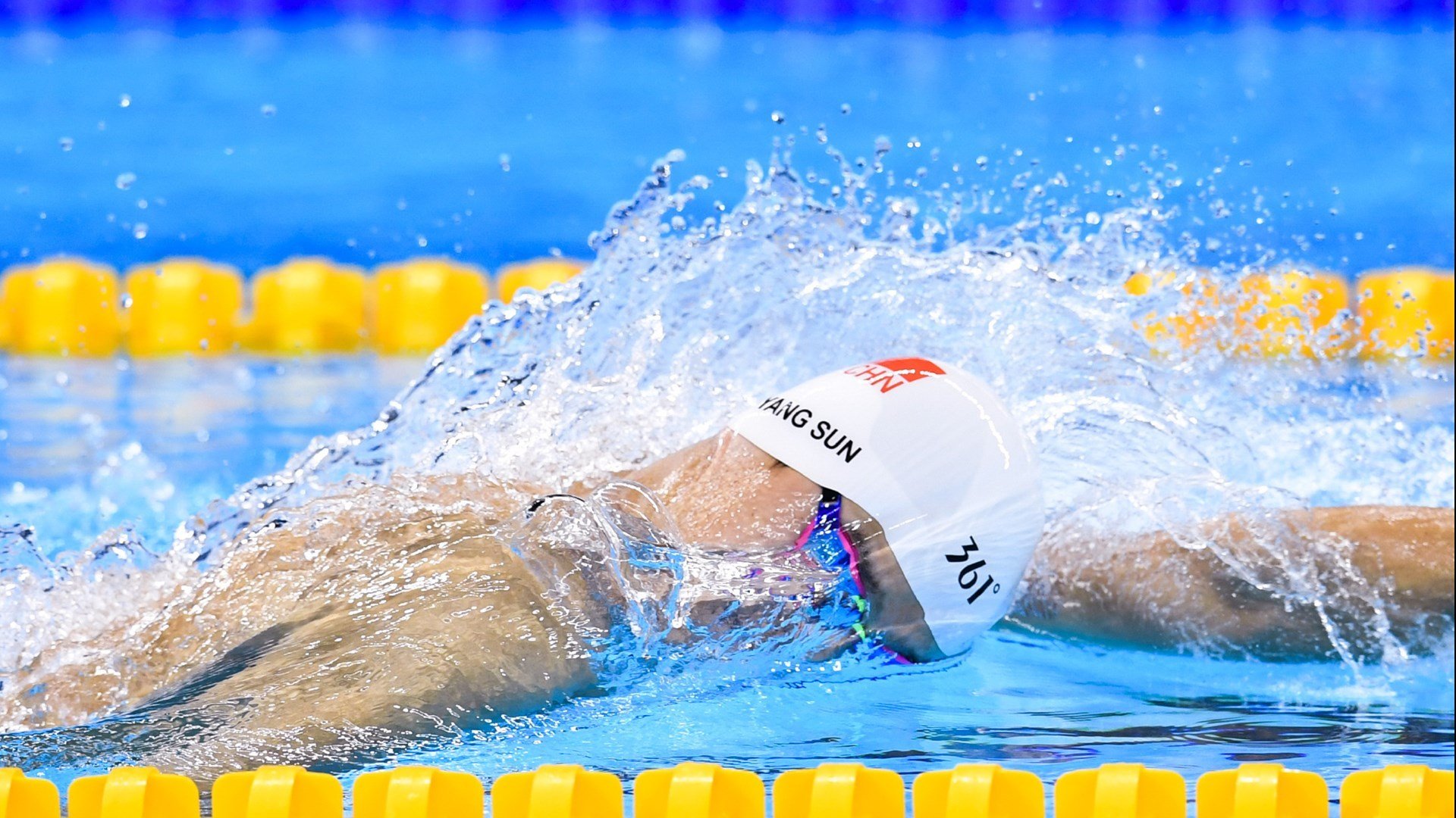 辽宁男篮史诗级胜利!力斩马刺,欧文超神表现征服全球球迷