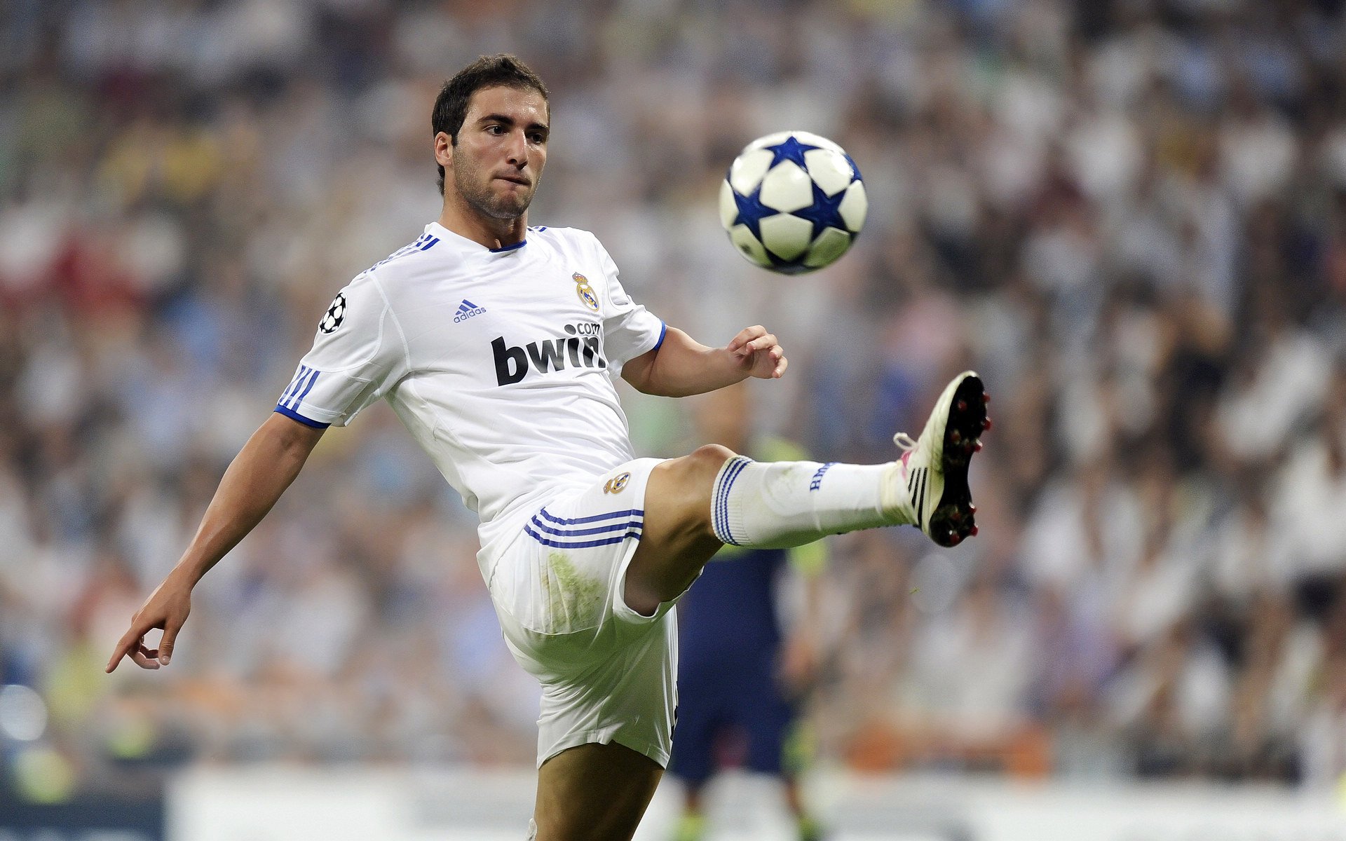 世界杯惊魂夜,泰国掀翻乌拉圭,库尔图瓦的致命一击如何改写历史?